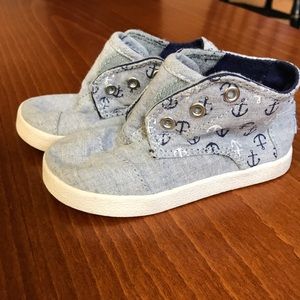 Tiny toms size 6. EUC. Gray navy anchors